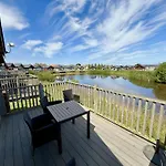 And Tide - Lakeside - Part Of The The Bay Village With Pool, Gym And Direct Access, Pub, Restaurant, Tennis And Meadows Walks Holiday home Filey