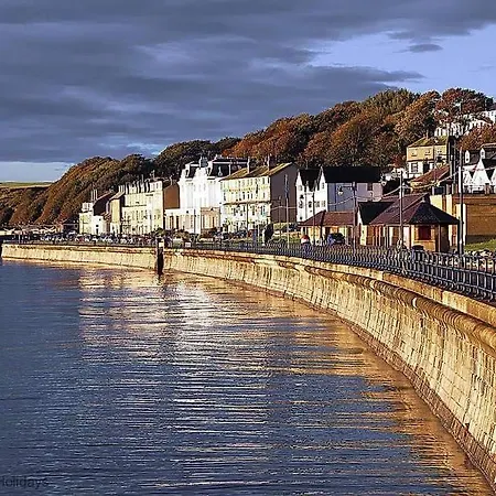 And Tide - Lakeside - Part Of The The Bay Village With Pool, Gym And Direct Access, Pub, Restaurant, Tennis And Meadows Walks Filey