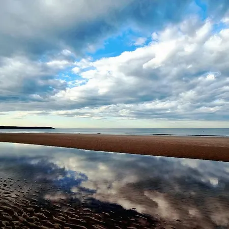 Hébergement de vacances And Tide - Lakeside - Part Of The The Bay Village With Pool, Gym And Direct Access, Pub, Restaurant, Tennis And Meadows Walks Filey