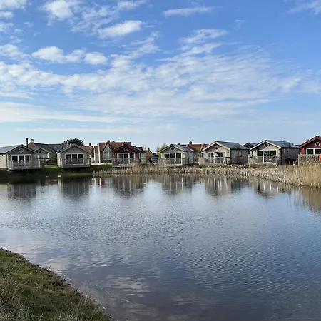 And Tide - Lakeside - Part Of The The Bay Village With Pool, Gym And Direct Access, Pub, Restaurant, Tennis And Meadows Walks Hébergement de vacances *