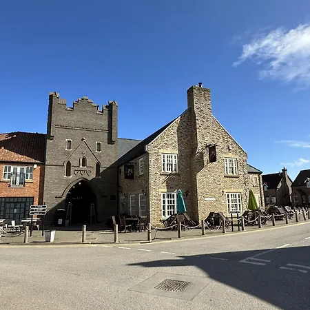 펜션 And Tide - Lakeside - Part Of The The Bay Village With Pool, Gym And Direct Access, Pub, Restaurant, Tennis And Meadows Walks