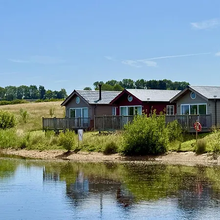 And Tide - Lakeside - Part Of The The Bay Village With Pool, Gym And Direct Access, Pub, Restaurant, Tennis And Meadows Walks 펜션 *