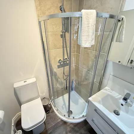 펜션 And Tide - Lakeside - Part Of The The Bay Village With Pool, Gym And Direct Access, Pub, Restaurant, Tennis And Meadows Walks *