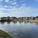 And Tide - Lakeside - Part Of The The Bay Village With Pool, Gym And Direct Access, Pub, Restaurant, Tennis And Meadows Walks Holiday home *