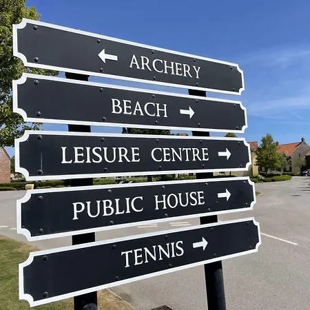 And Tide - Lakeside - Part Of The The Bay Village With Pool, Gym And Direct Access, Pub, Restaurant, Tennis And Meadows Walks *
